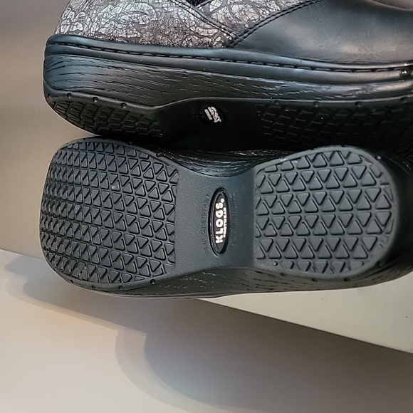 Klogs size 8.5 Medium - Picture 4 of 5